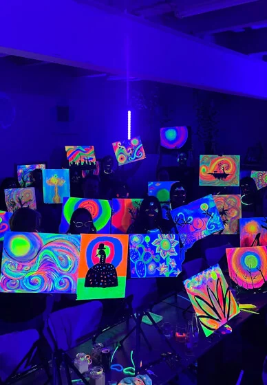  Paint and Sip Class <br> in the Dark